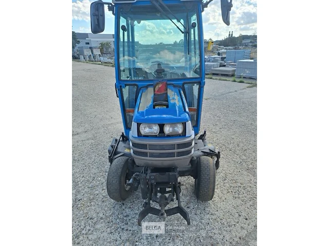 Iseki tractor + maaibalk - afbeelding 5 van  12
