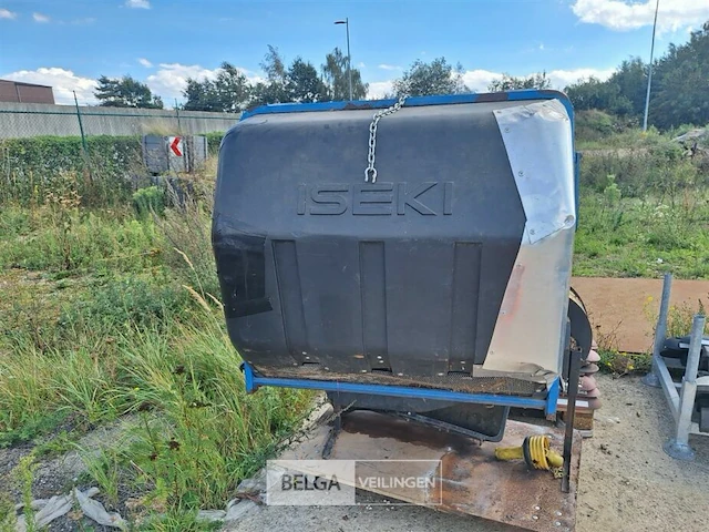 Iseki tractor + maaibalk - afbeelding 6 van  12