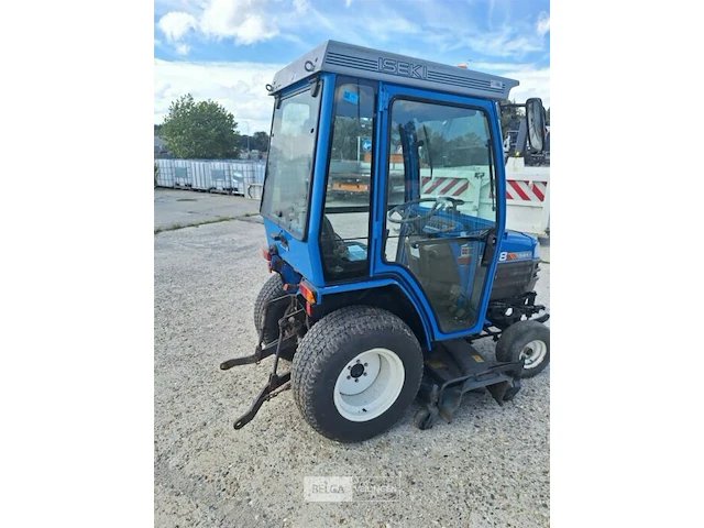 Iseki tractor + maaibalk - afbeelding 9 van  12