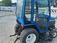 Iseki tractor + maaibalk - afbeelding 9 van  12