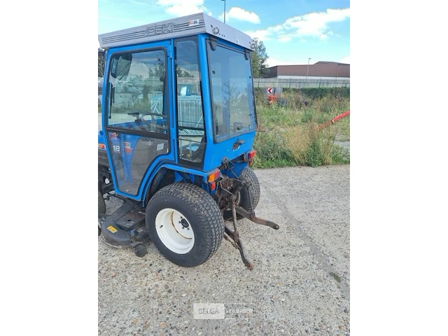 Iseki tractor + maaibalk - afbeelding 11 van  12