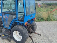 Iseki tractor + maaibalk - afbeelding 11 van  12
