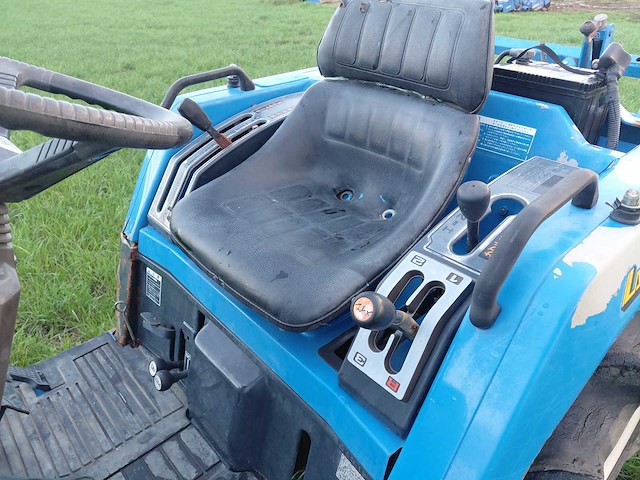 Iseki tu 165 minitractor + grondfrees - afbeelding 7 van  24
