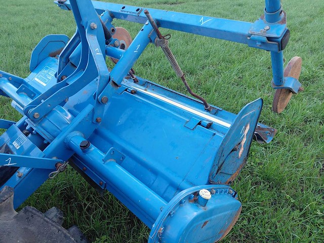 Iseki tu 165 minitractor + grondfrees - afbeelding 10 van  24