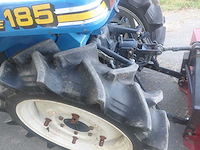 Iseki tu 185 minitractor + grondbak - afbeelding 22 van  22