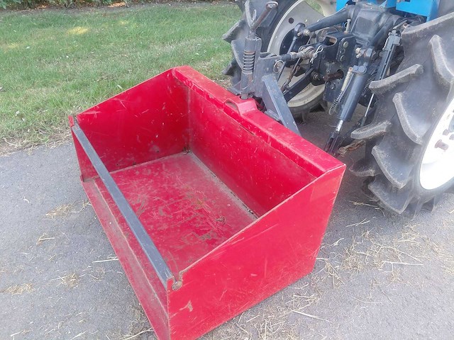 Iseki tu 185 minitractor + grondbak - afbeelding 9 van  22
