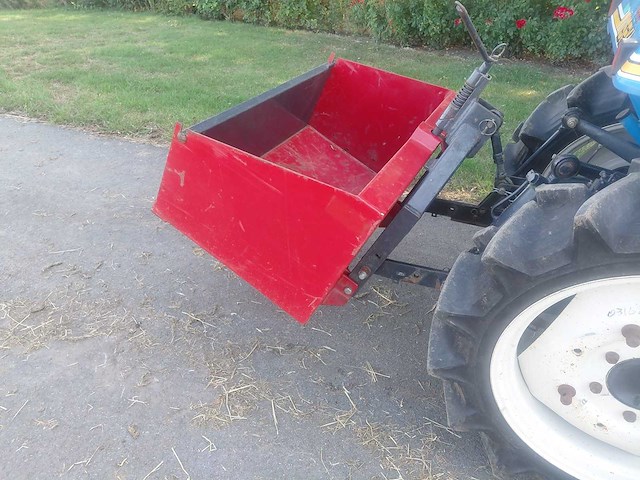 Iseki tu 185 minitractor + grondbak - afbeelding 14 van  22