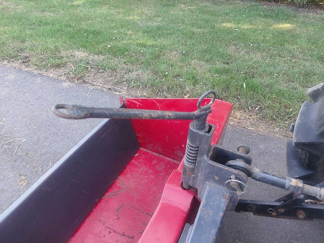Iseki tu 185 minitractor + grondbak - afbeelding 15 van  22