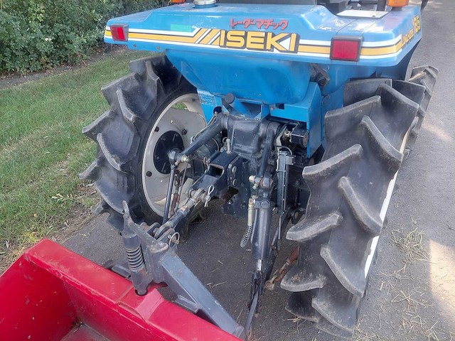 Iseki tu 185 minitractor + grondbak - afbeelding 19 van  22