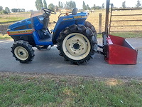 Iseki tu 185 minitractor + grondbak - afbeelding 21 van  22