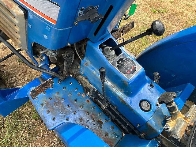 Iseki tu1700 met katana frontlader - afbeelding 4 van  18