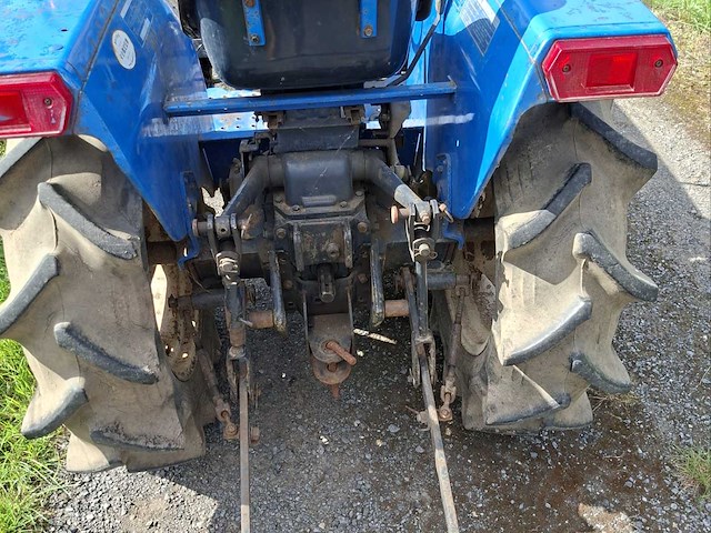Iseki tu2100 vintage tractor - afbeelding 4 van  5