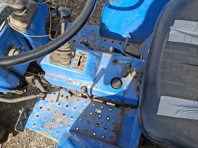 Iseki tu2100 vintage tractor - afbeelding 5 van  5
