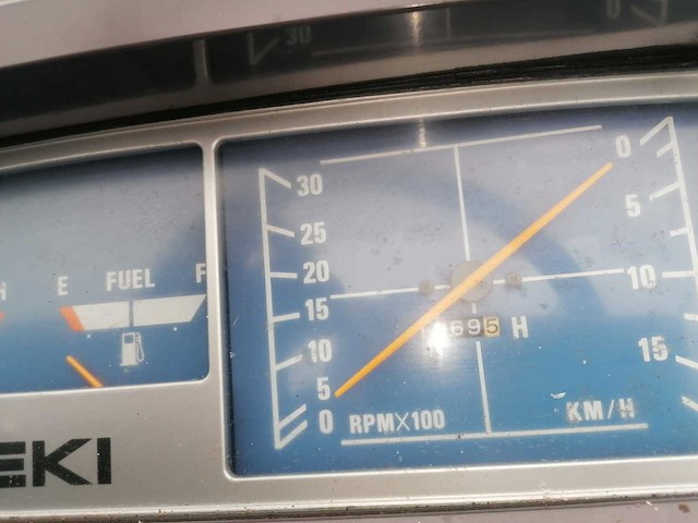 Iseki tu217f vierwielaangedreven minitractor - afbeelding 7 van  13