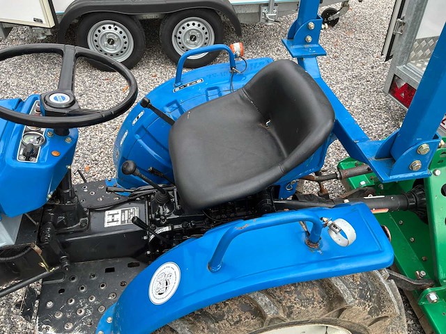 Iseki tx155f 4wd landbouwtractor - afbeelding 8 van  16