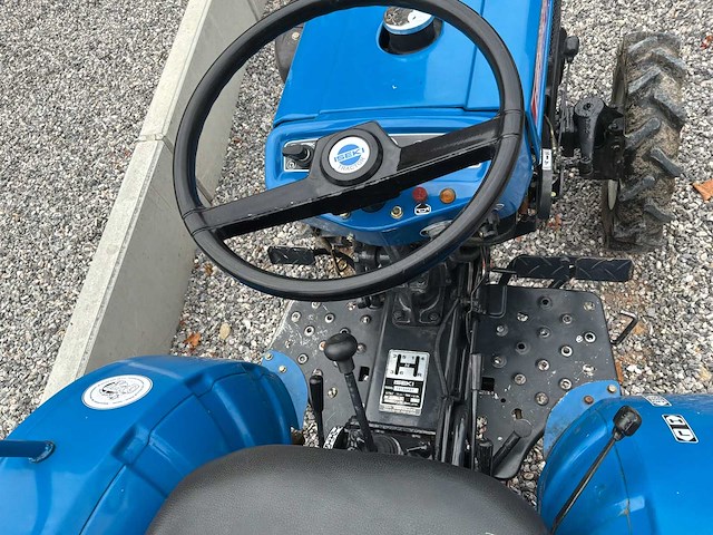 Iseki tx155f 4wd landbouwtractor - afbeelding 16 van  16