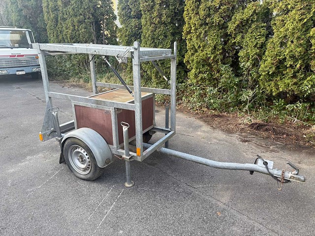 Isis - 1999 - ledlite - e500 - aanhangwagen - afbeelding 1 van  13