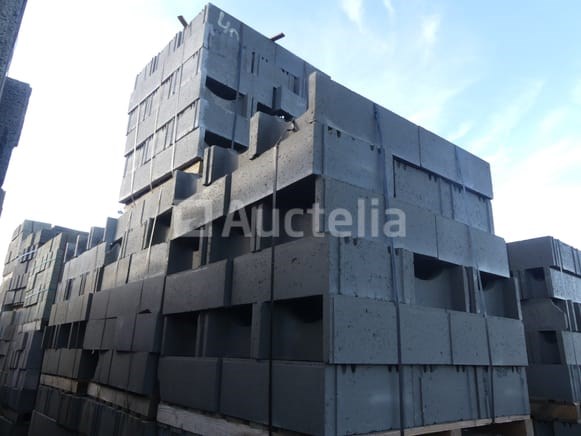 Isolatiepanelen, tegels, bakstenen, tanks, inspectieputten, andere bouwmaterialen