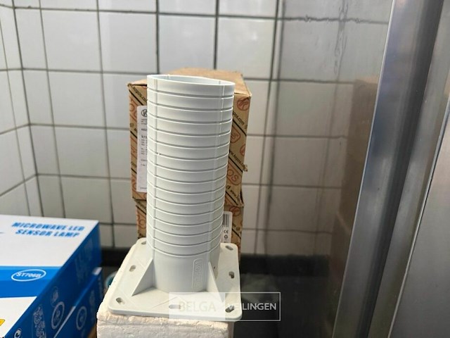 Isolerende installatiedoos - afbeelding 1 van  2