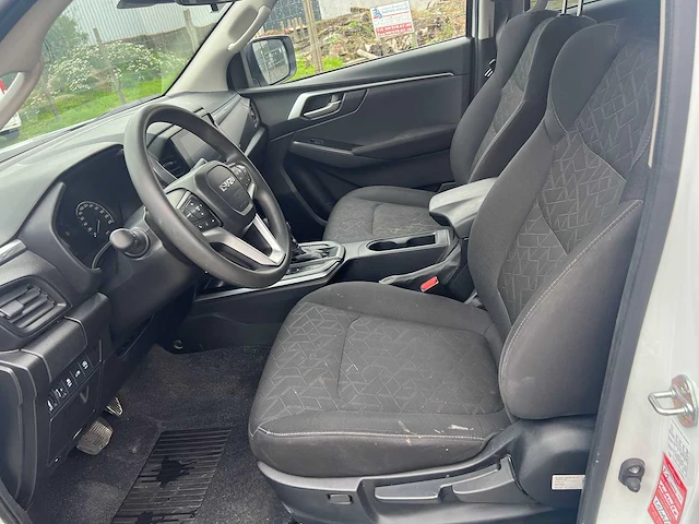 Isuzu - 2025 - d-max - pickup - personenauto - afbeelding 17 van  43