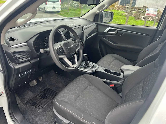 Isuzu - 2025 - d-max - pickup - personenauto - afbeelding 20 van  43