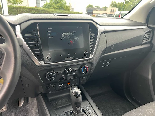 Isuzu - 2025 - d-max - pickup - personenauto - afbeelding 25 van  43