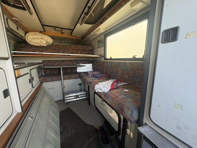 Isuzu 2500 diesel met tischer camper opbouw - afbeelding 6 van  14