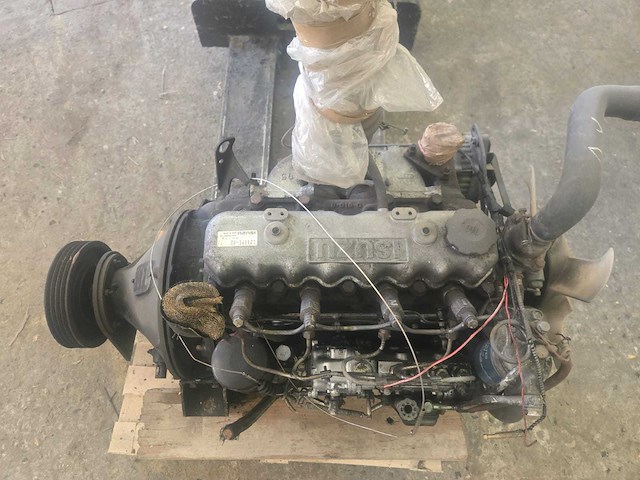 Isuzu c240 dieselmotor - afbeelding 2 van  11