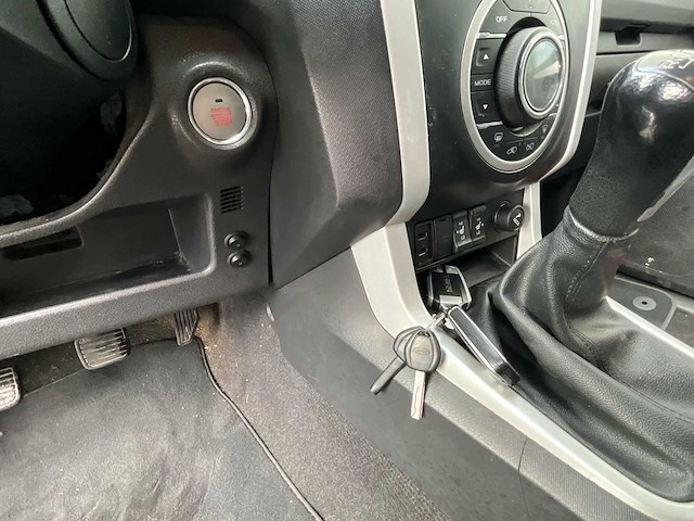 Isuzu d-max bedrijfswagen - afbeelding 22 van  31