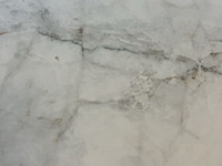 Italiaanse keramische tafel met walnoot poten