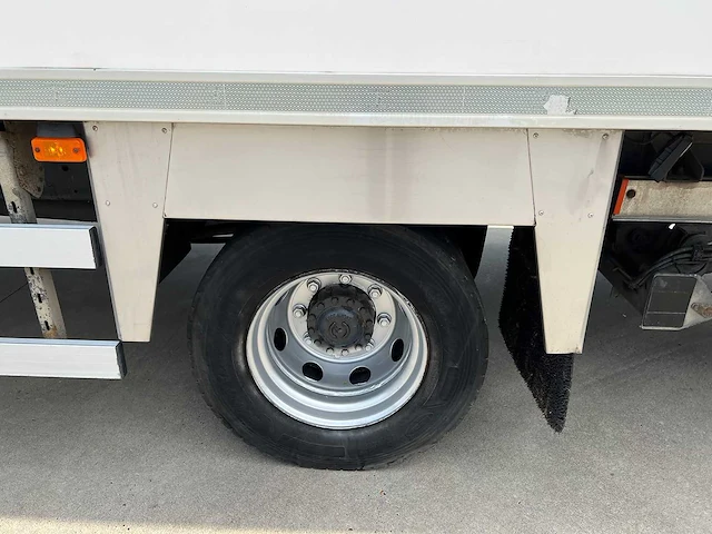 Iveco - 120 e - koel vrachtwagen - afbeelding 32 van  46