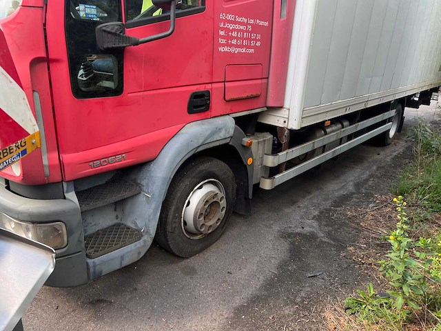 Iveco - 2007 - 120e21 - vrachtwagen - afbeelding 11 van  22