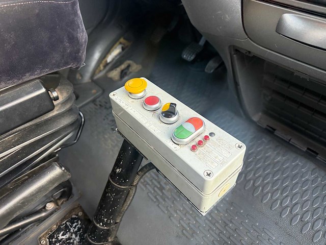 Iveco - 2013 - daily vuilniskar - is35si2aa - personenauto - afbeelding 18 van  31