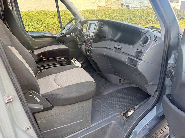 Iveco - 2013 - daily vuilniskar - is35si2aa - personenauto - afbeelding 13 van  24