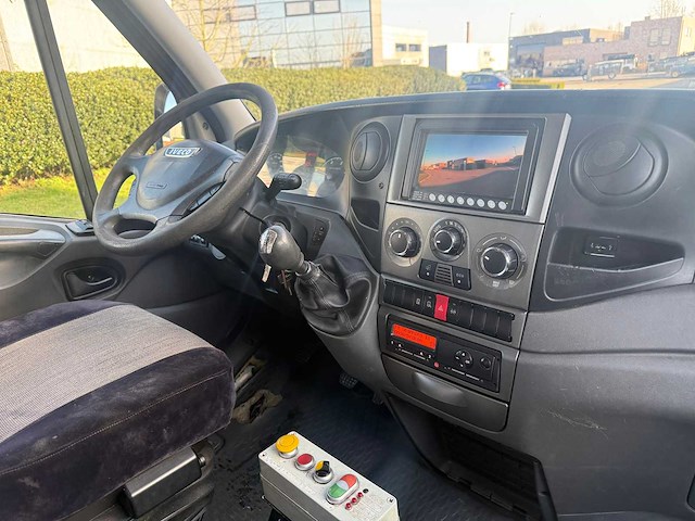 Iveco - 2013 - daily vuilniskar - is35si2aa - personenauto - afbeelding 15 van  24