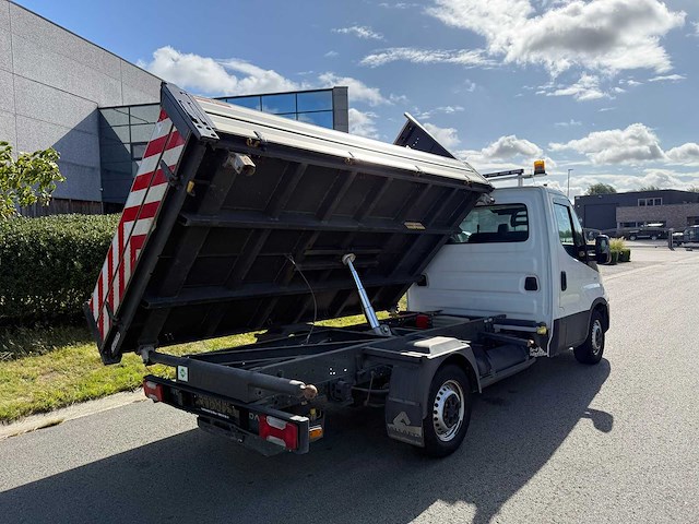 Iveco - 2018 - 35s14n - 3-kant kipper - personenauto - afbeelding 7 van  41