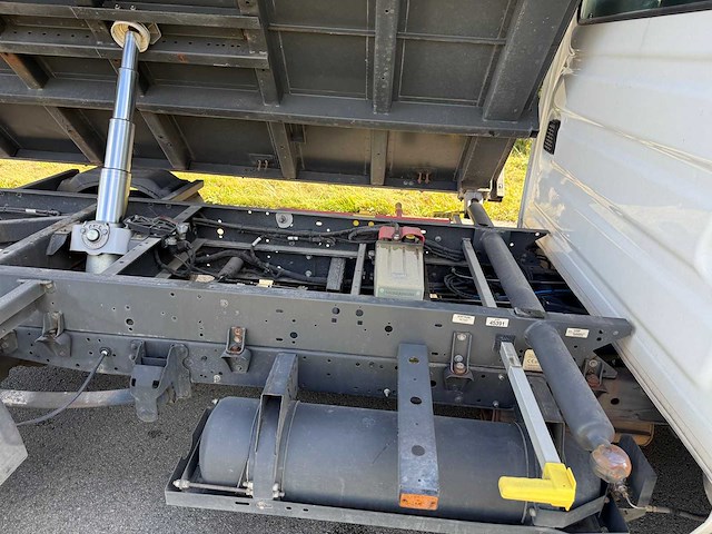 Iveco - 2018 - 35s14n - 3-kant kipper - personenauto - afbeelding 2 van  41