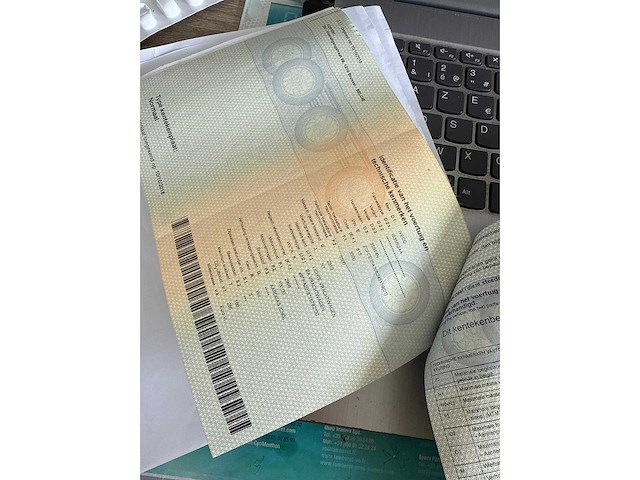 Iveco - 2018 - 35s14n - 3-kant kipper - personenauto - afbeelding 35 van  41