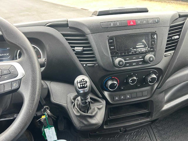 Iveco - daily - van - afbeelding 5 van  10