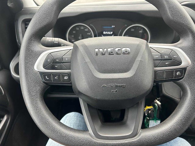 Iveco - daily - van - afbeelding 5 van  10