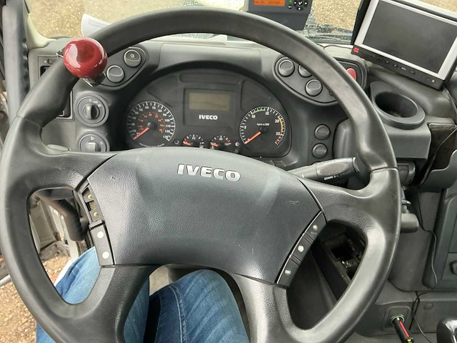 Iveco - trakker - truck - 2008 - afbeelding 4 van  12