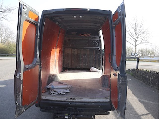 Iveco - zcfc535c5n5485077 - 2022 - afbeelding 2 van  21