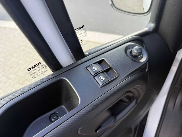 Iveco 35c14 dubbele cabine daily bedrijfswagen - afbeelding 34 van  34