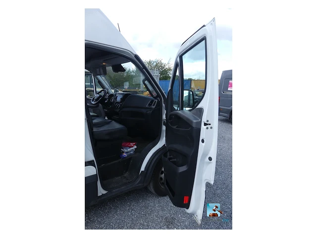 Iveco 35s18 - afbeelding 32 van  81
