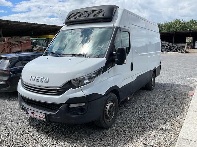 Iveco daily 35s14n gekoelde cng-bus - afbeelding 1 van  57