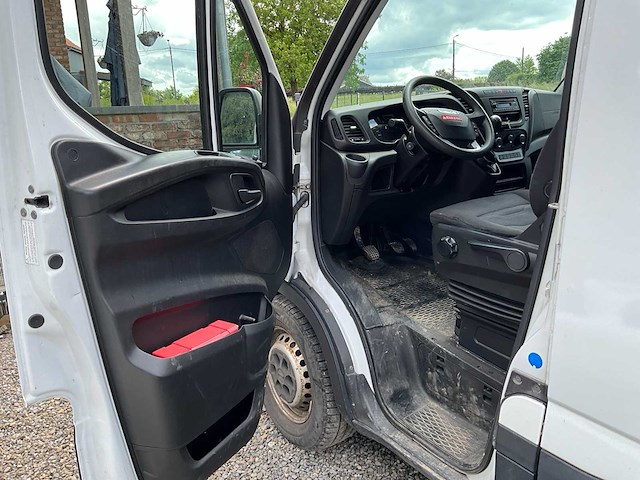Iveco daily 35s14n gekoelde cng-bus - afbeelding 13 van  57