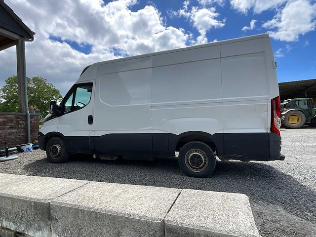 Iveco daily 35s14n gekoelde cng-bus - afbeelding 12 van  57