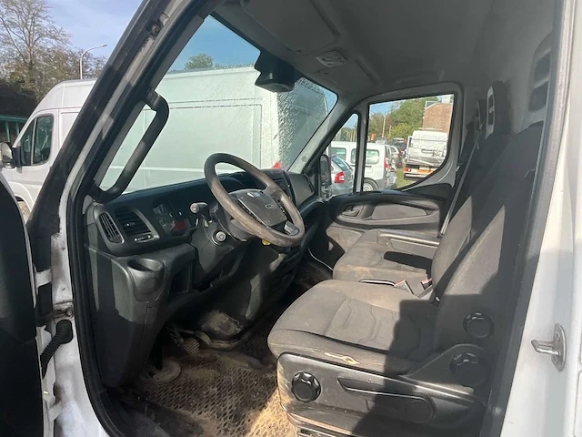 Iveco daily 35s17 bestelwagen - afbeelding 11 van  30