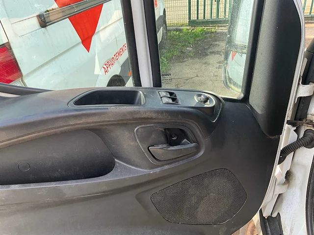 Iveco daily 35s17 bestelwagen - afbeelding 8 van  30