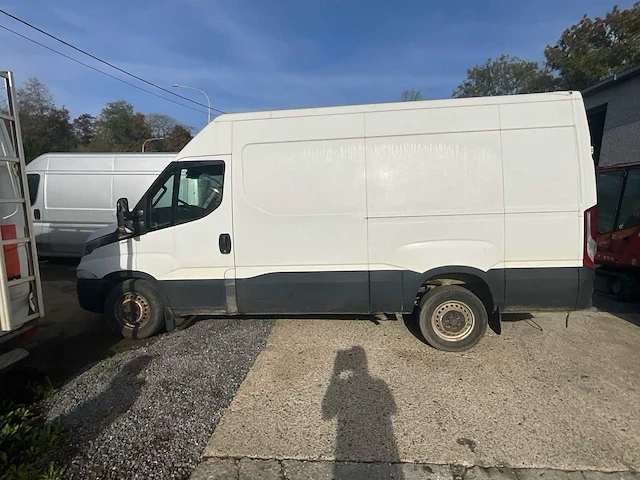 Iveco daily 35s17 bestelwagen - afbeelding 23 van  30